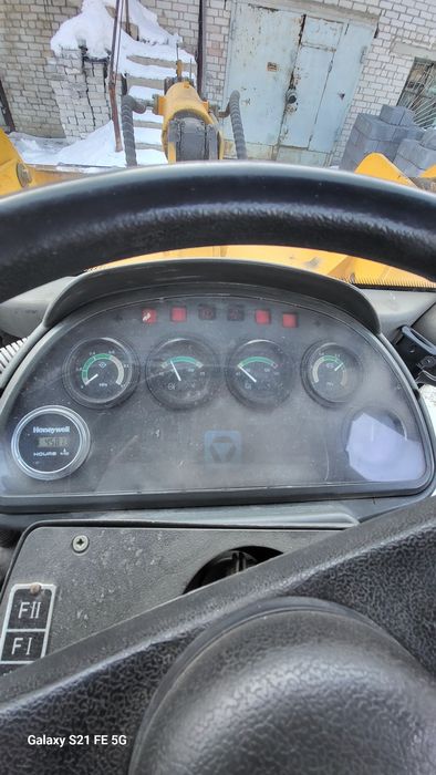 Фронтальный погрузчик XCMG LV300