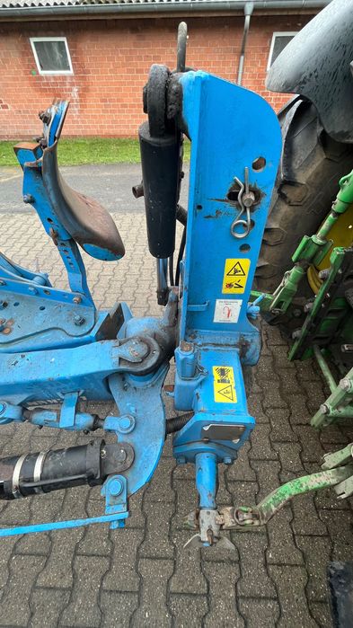 Lemken Europal 7 Claas Arion, Case Puma Belarus tortadi