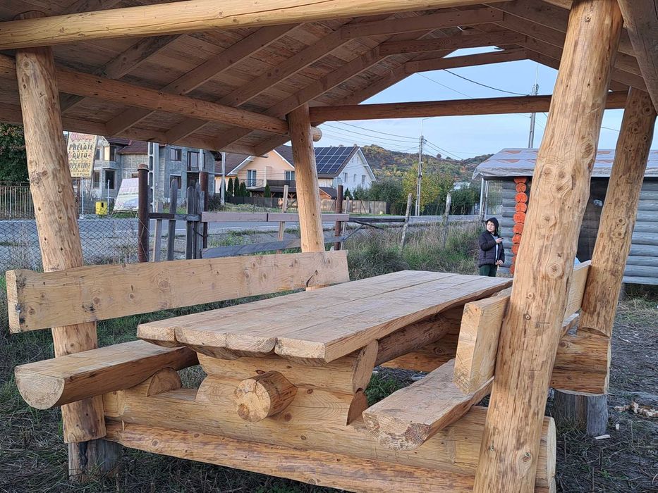 Foisor 3.6 m /2.5 m cu masa din busteni diametru 35 cm