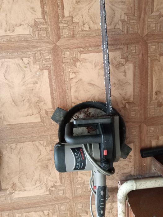 Продам электро пилу