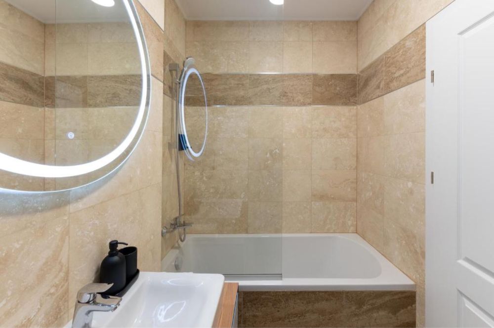 Inchiriem apartament 3 camere KM 0