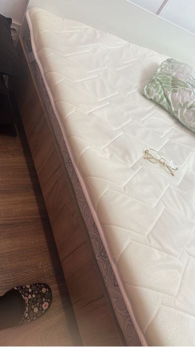 Продам шкаф, кровать комплект