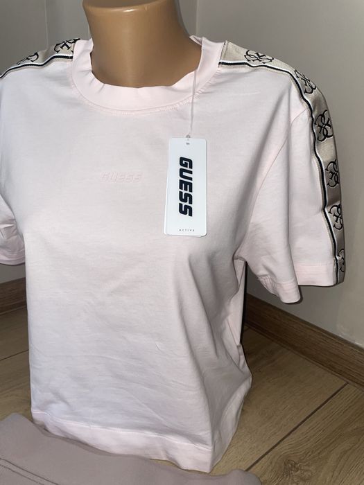 Guess тениска С,размер