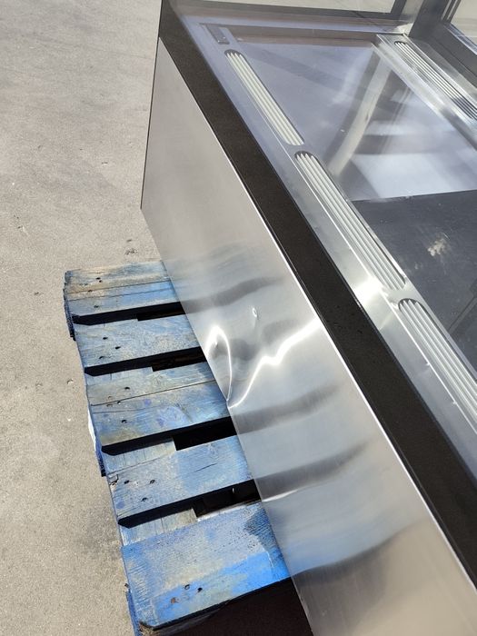 Хладилна витрина Polar