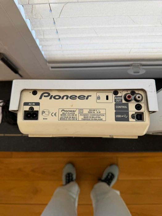 DJ CD Player + DJ mixer Pioneer - продава се в комплект