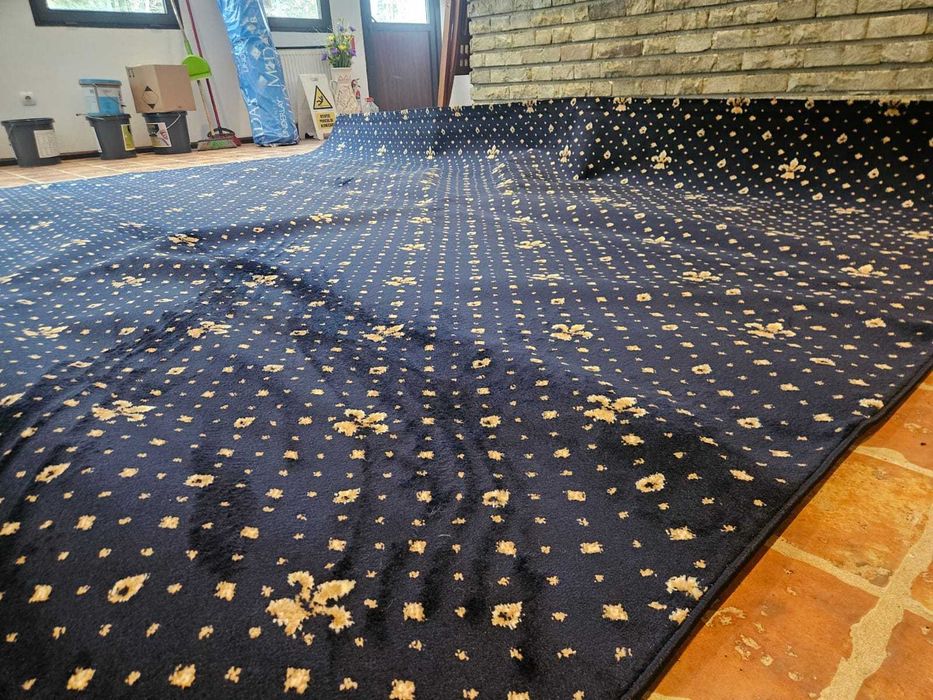 Mocheta Woven țesut Imperial – ideală pentru biserici și evenimente