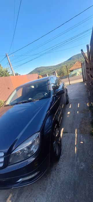 Mercedes-Benz  c-class 2010