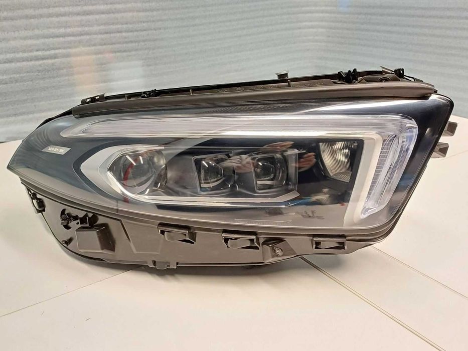 фар ляв и десен фарове Mercedes w177 A klass 2018-2025г. #1020 #1021