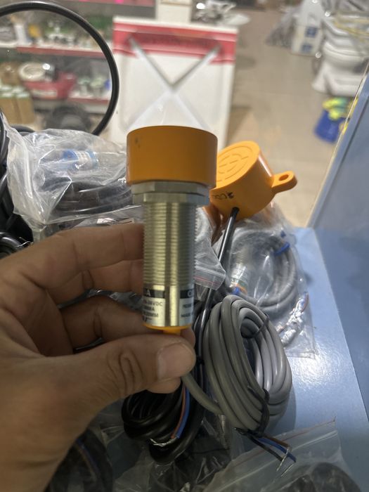 Оптический датчик , датчик на метал