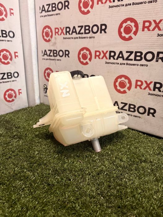 Расширительный бочок Lexus NX