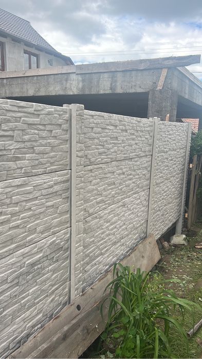 Garduri placi beton si stalpi prefabricate