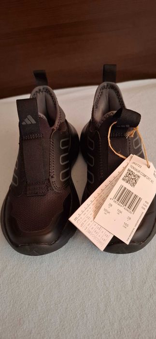 Маратонки adidas 28