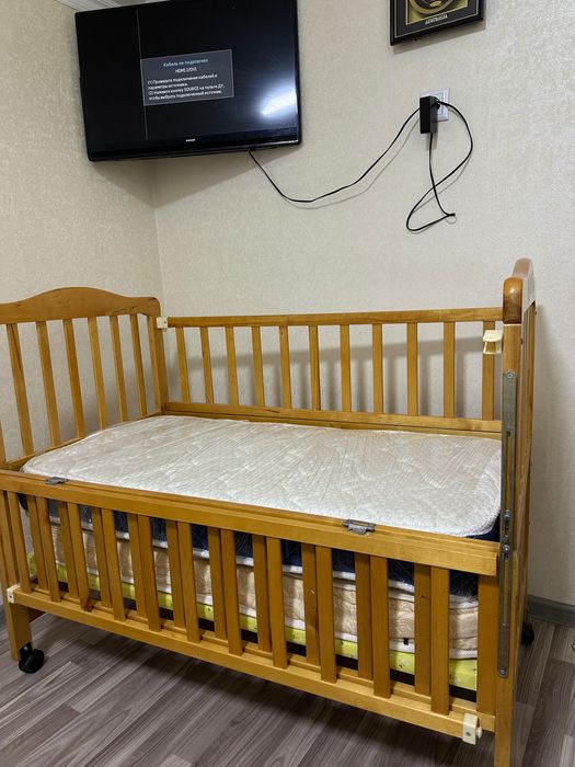 Детская кровать с матрасом