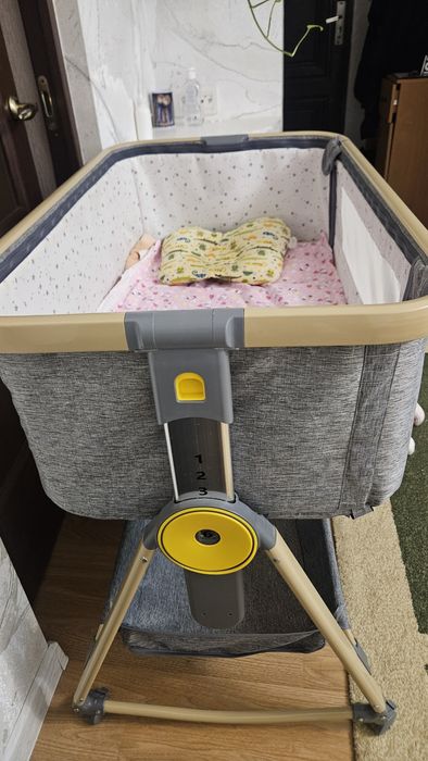 Манеж-кровать для новорождённых