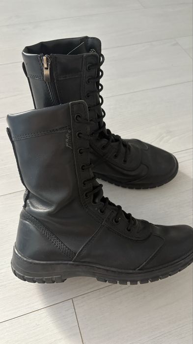 Продам берцы 35-размера