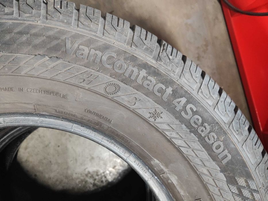 2бр.всесезонни гуми 225/75/16C Continental