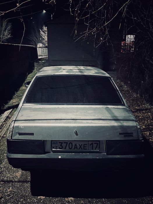 Ваз 21099      .