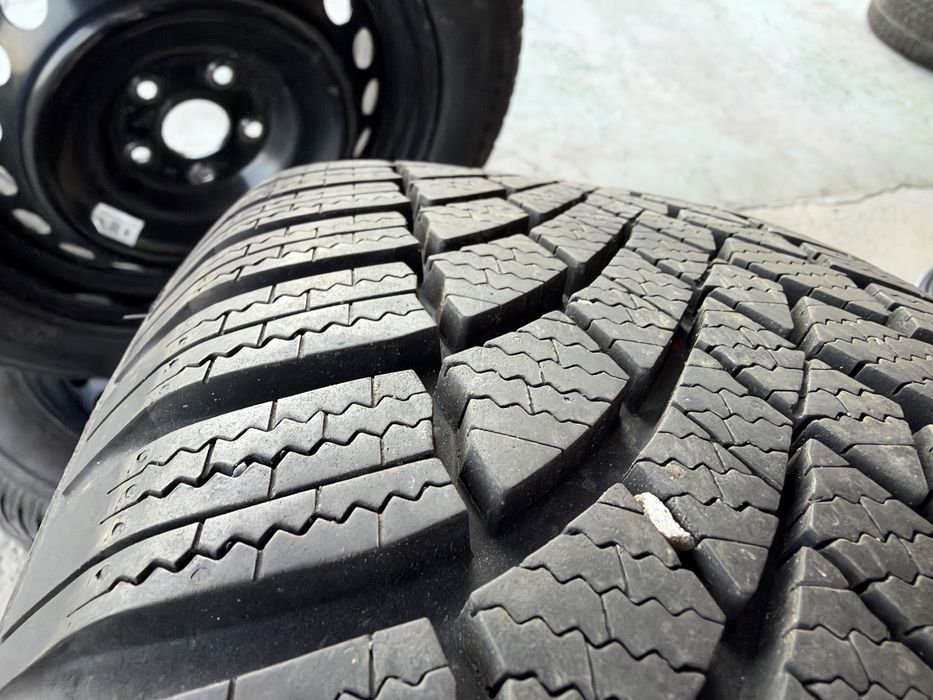 4бр. ПОЧТИ НОВИ Зимни Гуми 215/60R/17 -BRIDGESTONE/DOT:2324- С 17” Железни Джанти 5х114.3 за -TOYOTA/LEXUS/SUZUKI- 6.5Jx17H2, ET35