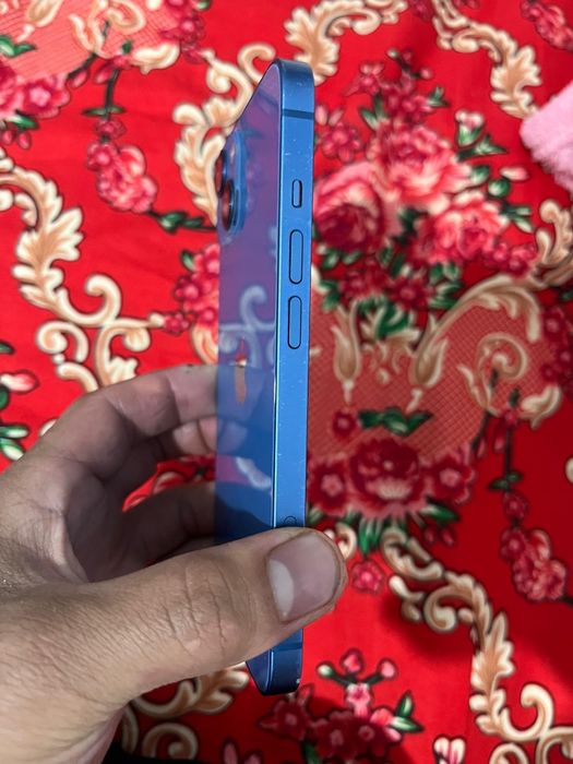 Продам айфон 13 за 130