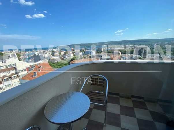 Дава се под наем Тристаен апартамент в Варна, Център - 105 кв.м за 847.62 € - Снимка #9