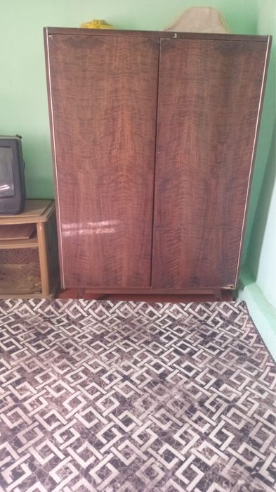 Продам люстры шифоньер недорого