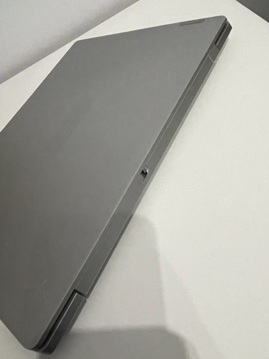 Vand  Lenovo IdeaPad 330S-14IKB i5-8250U 8GB RAM SSD 240GB Full HD