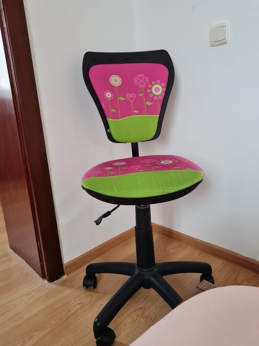 Продам стул для школьника