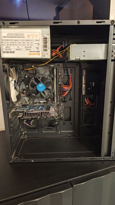 Unitate pc i3 9100f ssd 256 8gb ddr4 win10