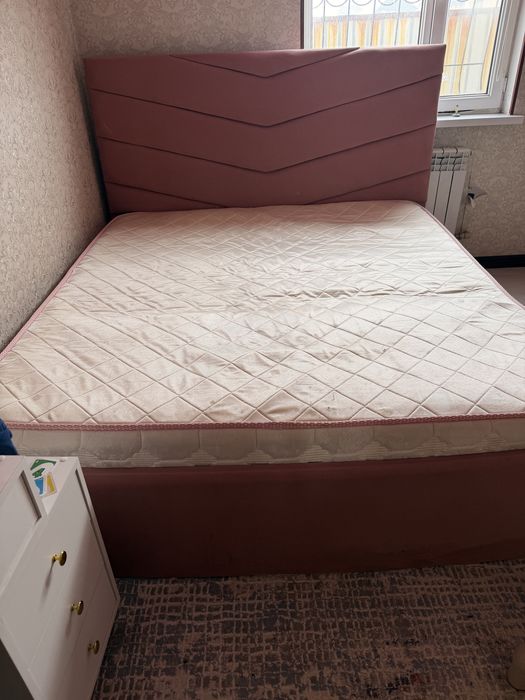 Кровать двухспальная