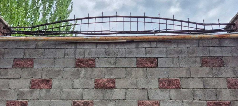 Стальное ограждение на забор