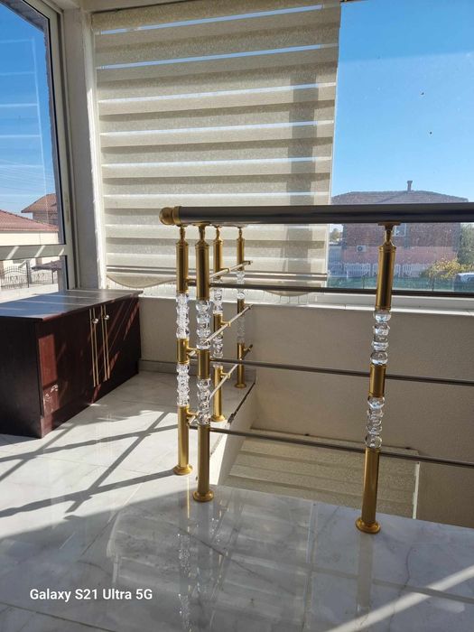 Алуминиеви и стъклени парапети