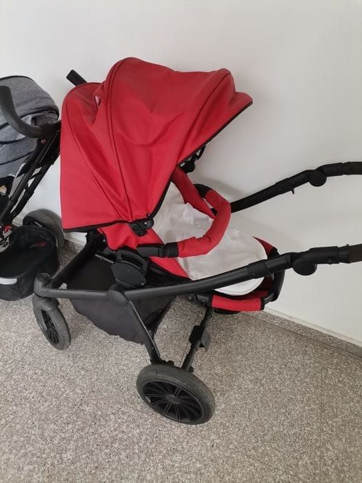 Vând cărucior krausam roșu