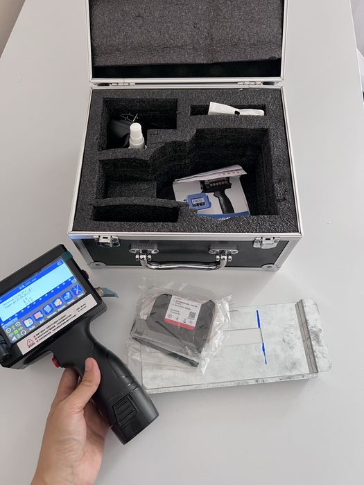 Продаем ручной принтер.