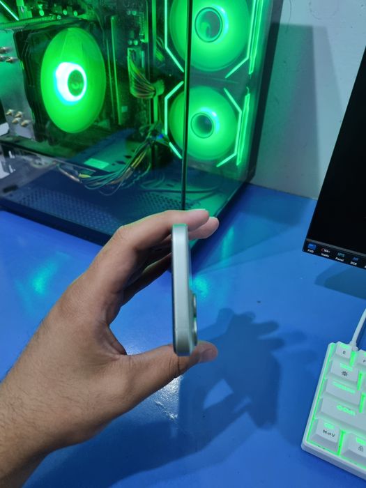 iphone 15 green