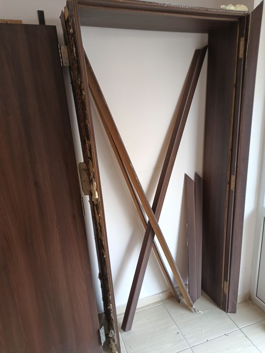 Входни врати с каса 90*200