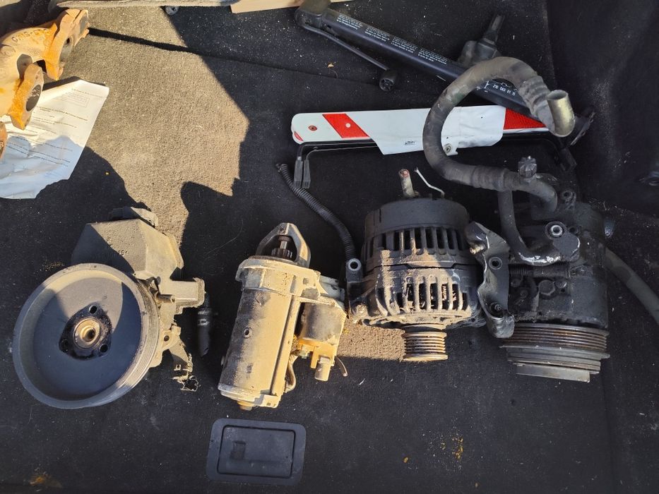 Стартер,динамо,хидр.помпа и компресор за климатик за Мерцедес C220W202