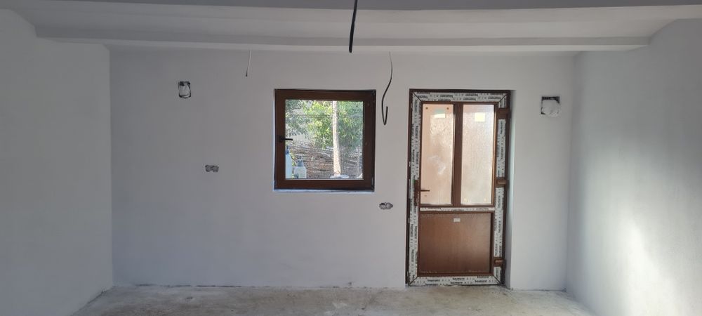 Executam lucrări de construcții interioare si exterioare