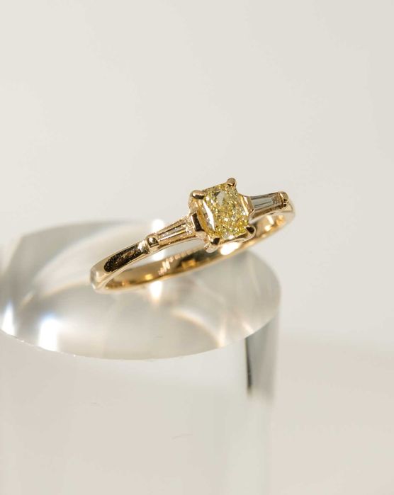 Пръстен с жълт диамант – ръчна изработка от 14K злато