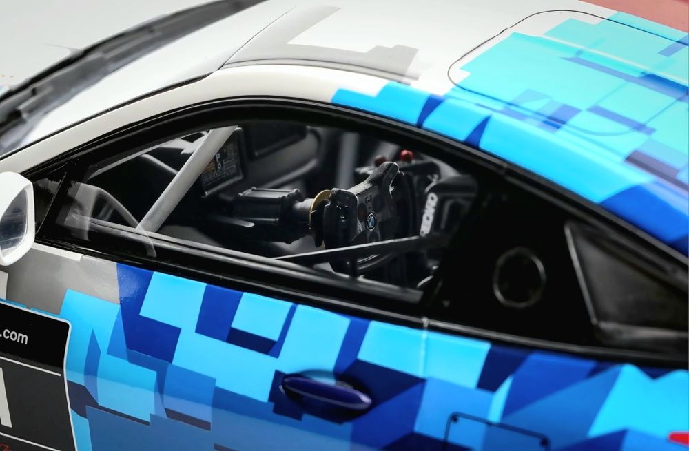 Macheta BMW M4 GT4 2024 la scara 1:18 Otto