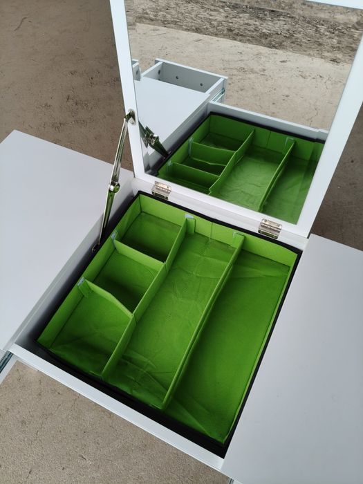 Măsuță/birou machiaj