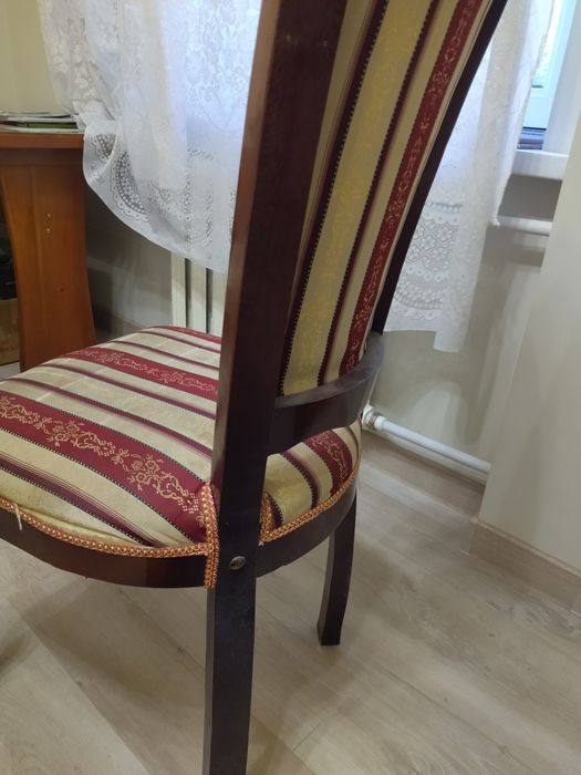 Продаю стулья  4 штучки Б/у