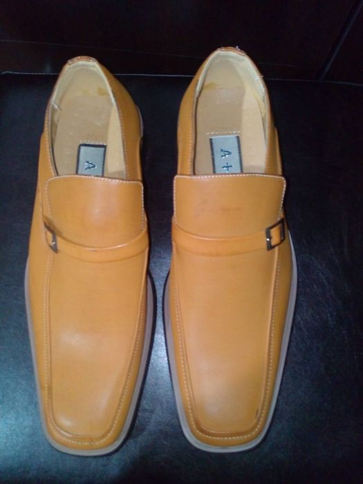 Vand pantofi barbati 43 noi