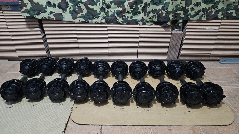 Vand  Butuci ARO cu rulmenti conici