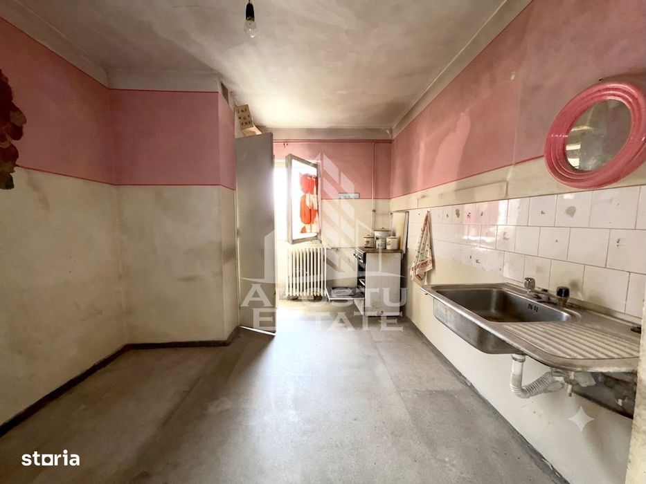 Apartament 3 camere de vanzare, 2 bai, zona Soarelui, Timisoara — fotografia 2