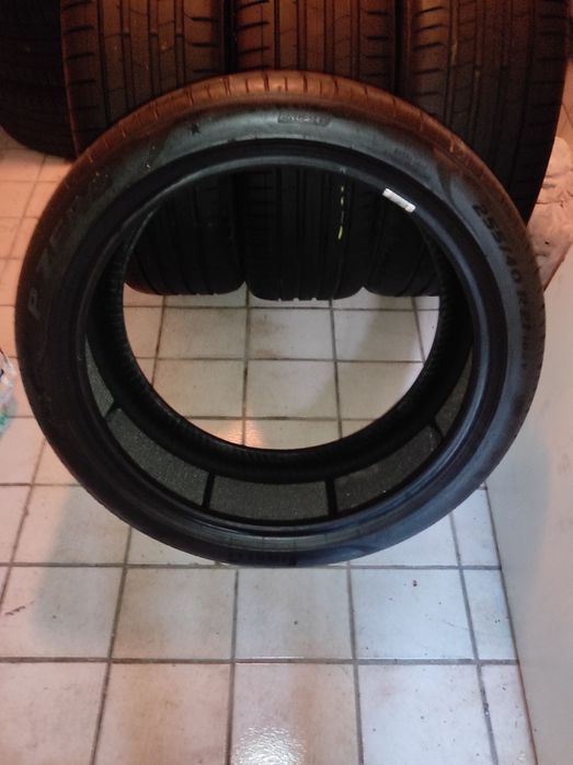 255/40/21 цола Пирели Pirelli 4бр.