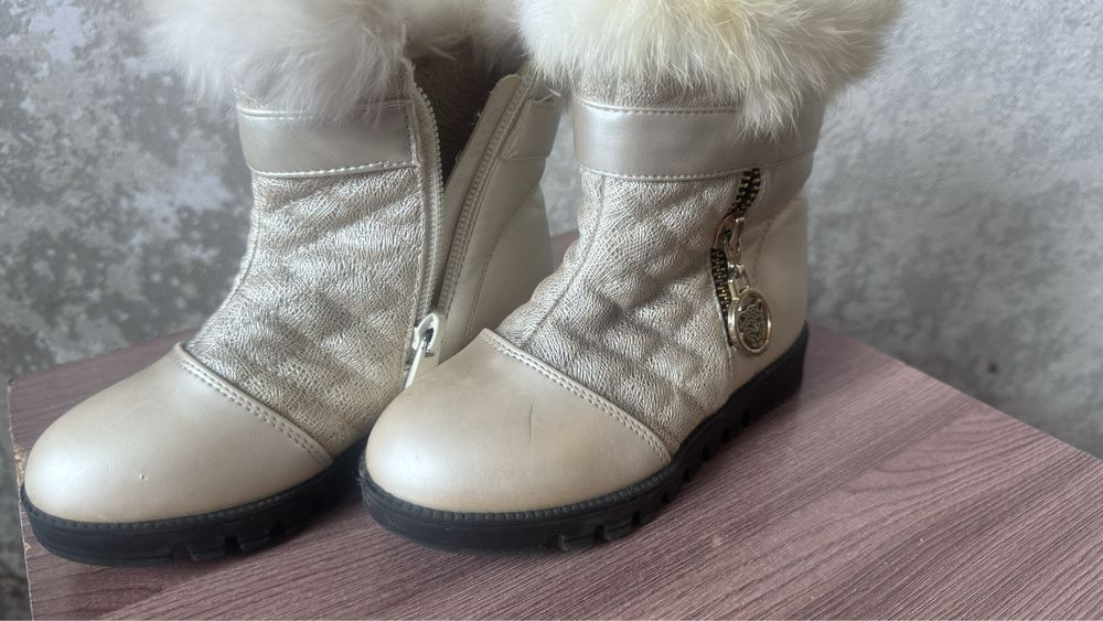 Обувь на девочку 25-26