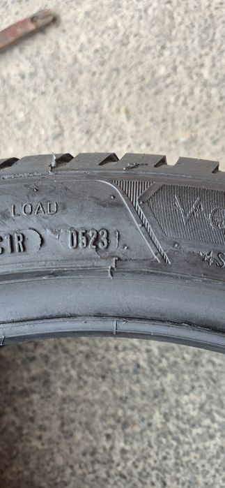 2 anvelope M+S noi Goodyear 245/40/18,dot 2023.Pretul este pe bucata.