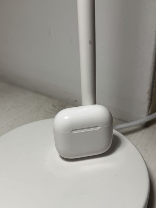 Продам AirPods 4 (ANC)