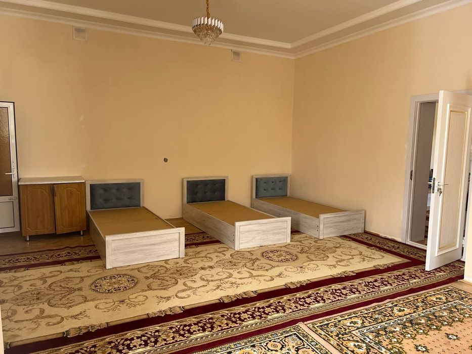 Qizlarga ijaraga hovlidan alohida uy