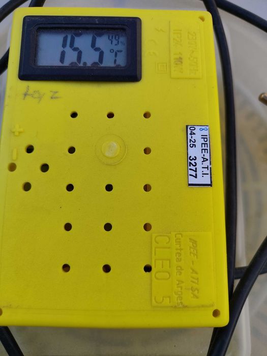Incubator folosit